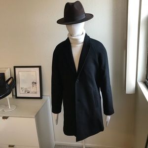 NWT Forever21 men’s black top coat in size large